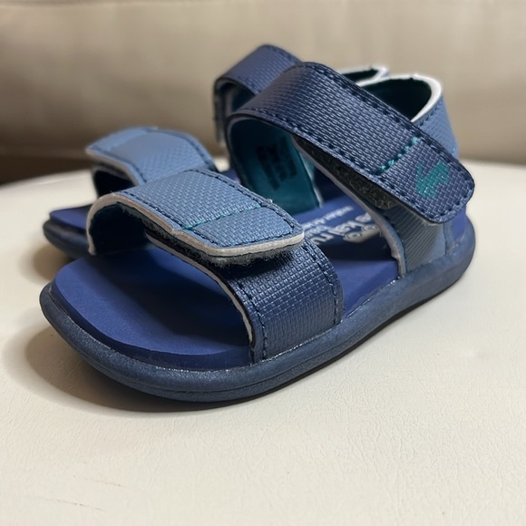 NWOT See Kai Run Basics Water-Friendly Blue Sandals Size 4 - Picture 3 of 10